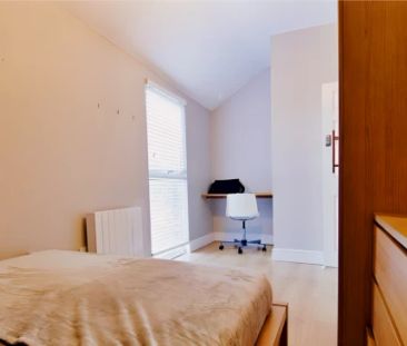 7 Bed 2 Bath - Photo 5