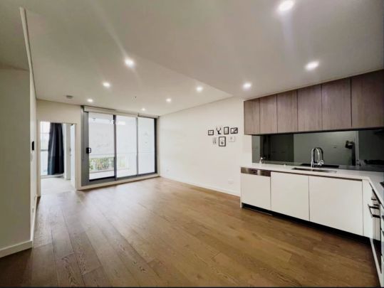 6 Kingsborough Wy, Sydney - Photo 1