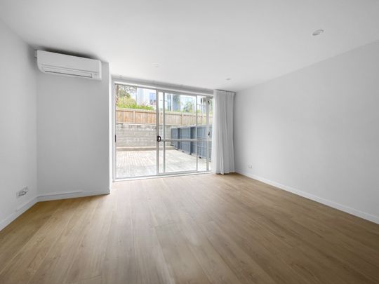 Four bedroom home in Newtown - Photo 1