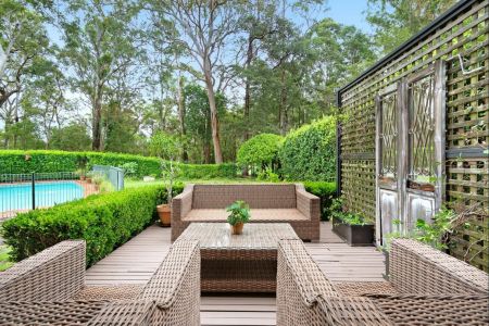 Spacious Family Home in Prime Pymble Location - Photo 2