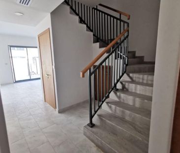 End of row / Elevated plot / Vacant soon - Photo 3