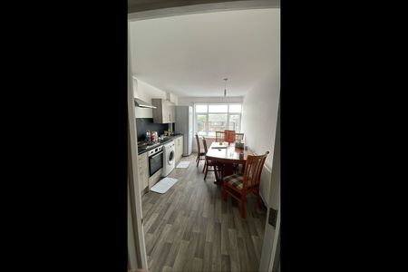 3 Bed Flat, Wordsworth Drive, S5 - Photo 5