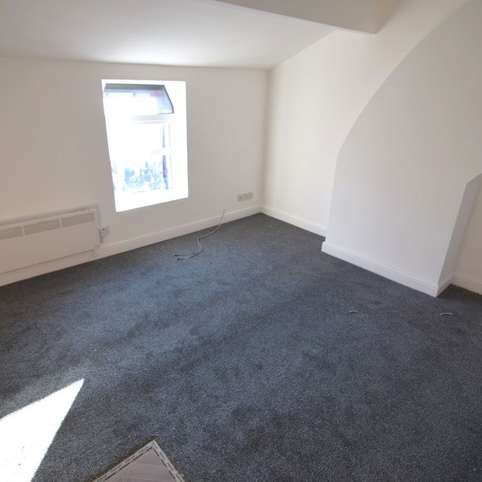 To Let 2 Bed Flat - Photo 1