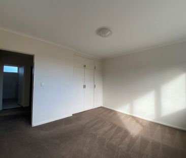 Spacious Two-Bedroom Oasis in Elwood's Tree-Lined Streets! - Photo 1