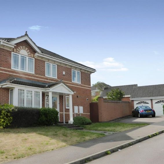 4 Bedroom House to Rent in Gillingham Road, Kettering, Northants, NN15 - Photo 1