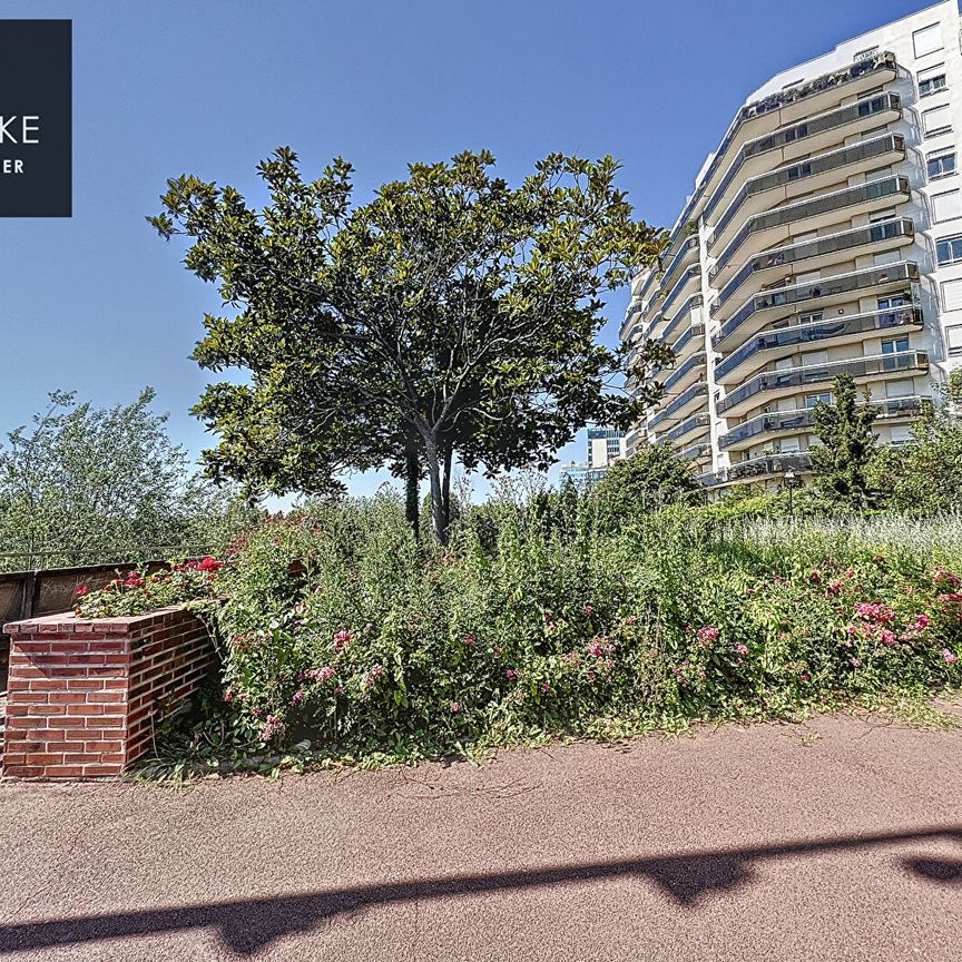 Studio MEUBLÉ- Courbevoie - FRONT DE SEINE - Photo 1