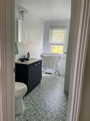 For Lease - 1052 FISHER Avenue, Carlington - Central Park, Ontario - Photo 1