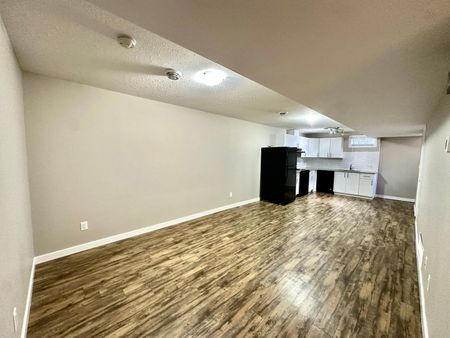 10324 136 Avenue BSMT - Photo 2