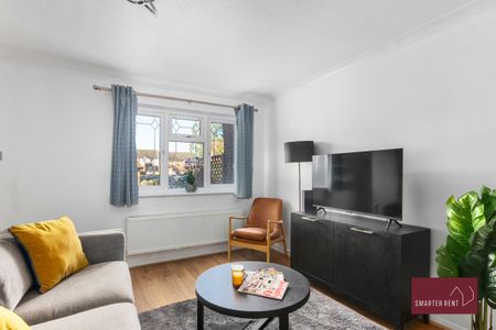 2 Bed House - Photo 4