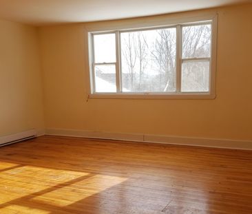 Spacious 2 Bedroom Apt in nice 7 Unit Building in Dartmouth! - Photo 4