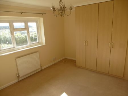 Anne Crescent, Salisbury, Durrington - Photo 3