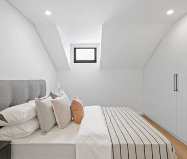 Charming 4 Bedroom Home - Photo 5