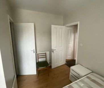 6 bedroom terraced house to rent - Photo 2
