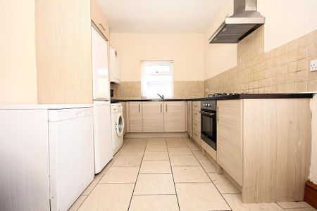 3 bedroom bungalow to rent - Photo 4