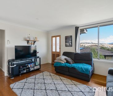 Three Bedroom Family Home - Photo 1