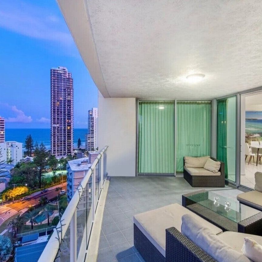 Surfers Paradise - Photo 1