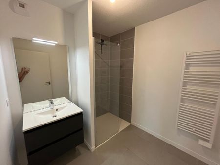 Location Appartement 3 pièces 57m² ST PIERRE DU MONT 40280 - Photo 5