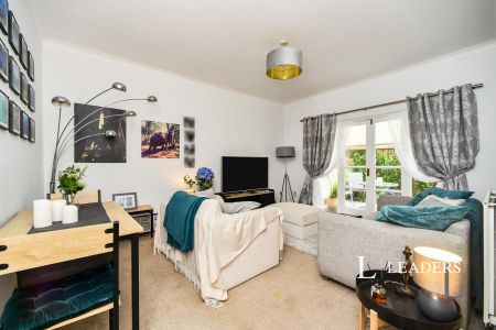 1 bedroom apartment to rent Brunswick Square, Hove, BN3 - Photo 2