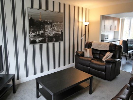 Stanhope Drive (room 5), Horsforth, Leeds - Photo 1