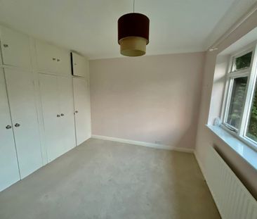 9 Burniston Gardens, YO13 0HW, Scarborough - Photo 1