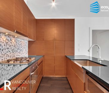 Condo in Downtown Vancouver, BC - Photo 1