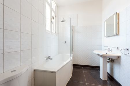 2 Bed Flat, Norwood Road, SE24 - Photo 4