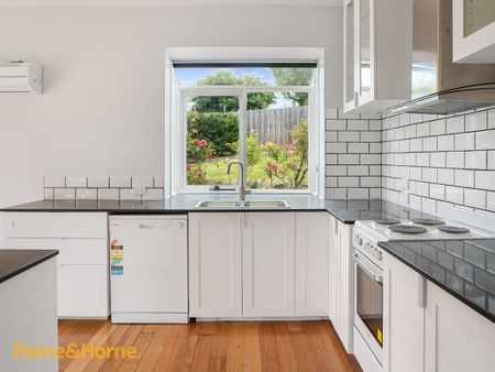 1 Woolton Place, Sandy Bay, TAS 7005 - Photo 3