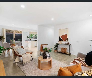 COMFORTABLE LIVING IN CONVEINET CARRUM DOWNS LOCATION! - Photo 3