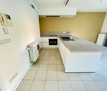 Gelijkvloersapp. met 2 slpks, terras, tuin en autostaanplaats - Foto 6