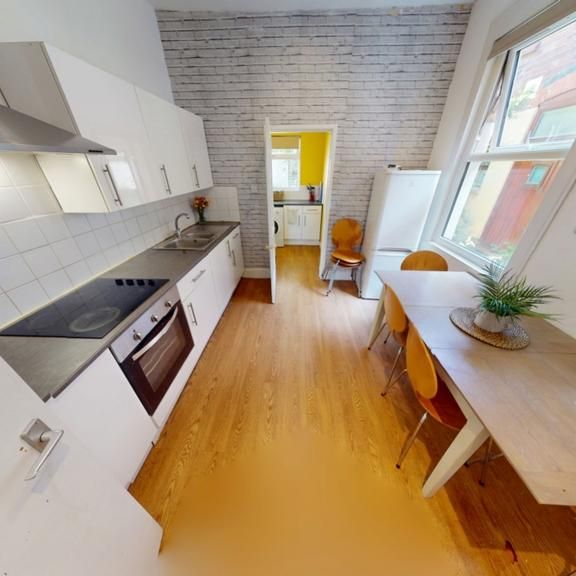 5 bedroom terraced house to rent - Photo 1