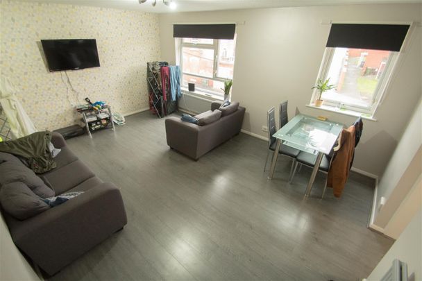 Westfield Court, Westfield Road, Hyde Park, LS3 1DL, Leeds - Photo 1