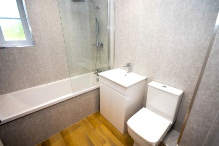 2 bed apartment to rent in Betjeman Mews, Gateshead, NE8 - Photo 5