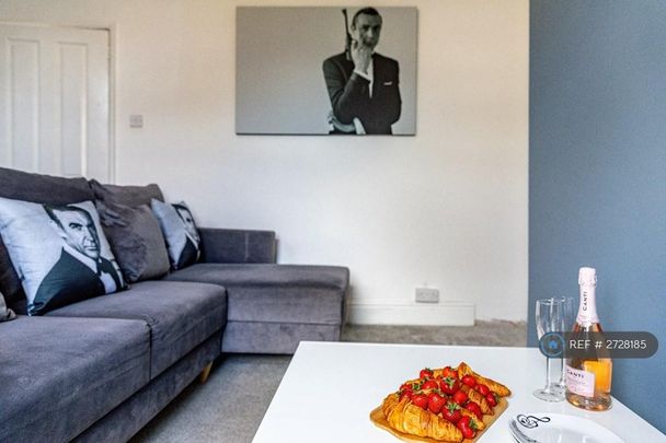 3 bedroom terraced house to rent - Photo 1