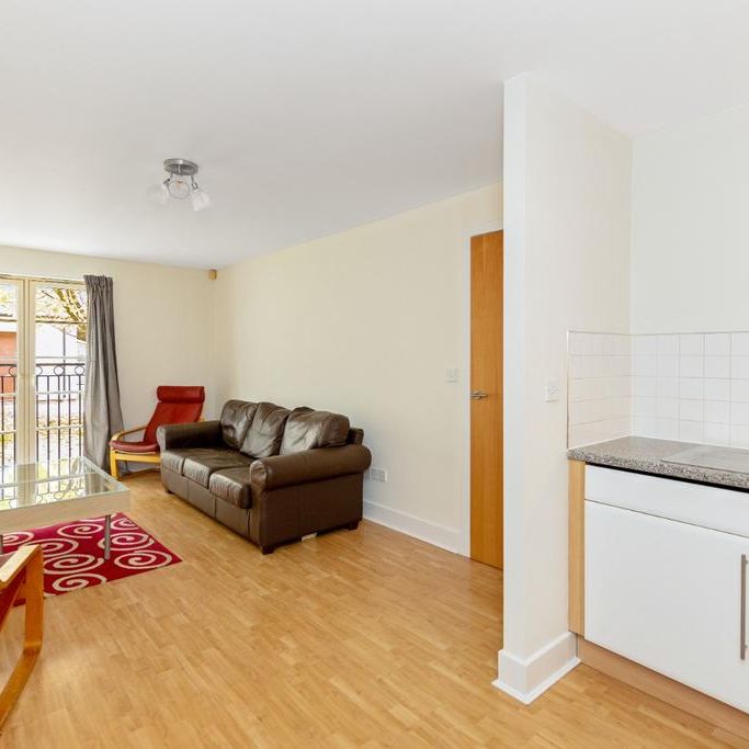 2 bedroom flat to rent - Photo 1
