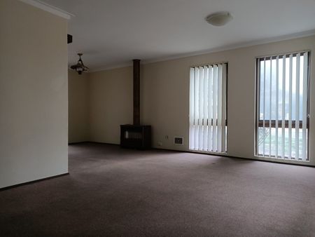 ROSSMOYNE HIGH SCHOOL ZONE! - Photo 2