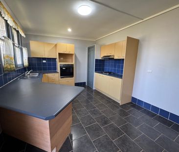 3 Bedroom Home - Photo 5