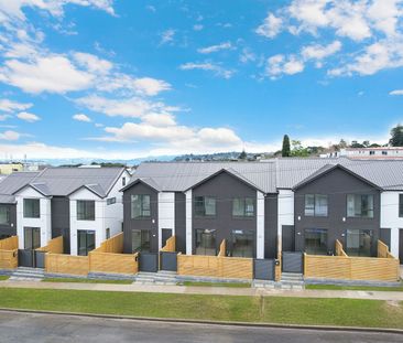 Brand-New 2-Bedrooms 2 bathrooms Townhouse in Onehunga - Photo 5