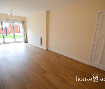 3 bedroom detached house to rent - Photo 2