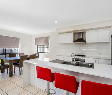 Modern Double-Storey Family Home for Rent in the Gables !! - Photo 5