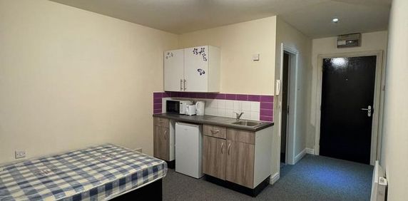 Studio to rent - Photo 2