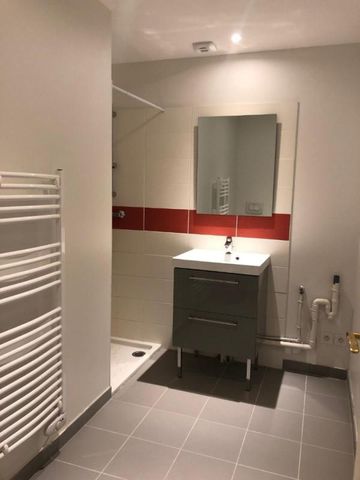 Location Appartement 2 pièces 43m² TOURS 37000 - Photo 2