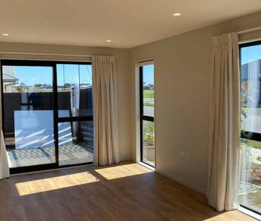 Brand new three bedroom townhouse in Rollestons new subdivision - Photo 3