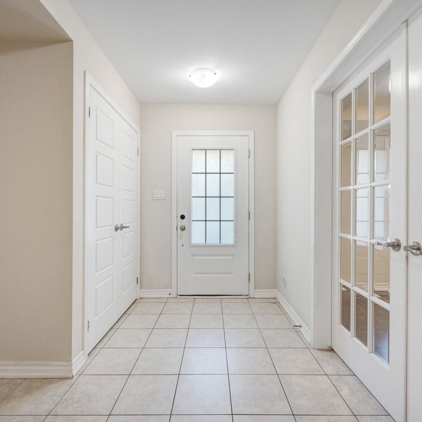 For Lease - 3082 Harebell Gate, Oakville, Ontario - Photo 1