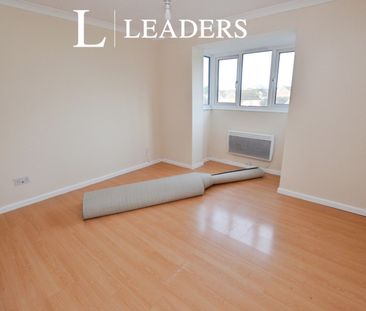 2 bedroom apartment to rent St. Andrews Gardens, Colchester, Essex,... - Photo 3
