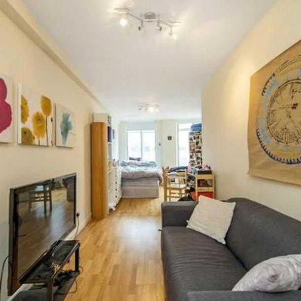 Euston Road, NW1, London - Photo 1