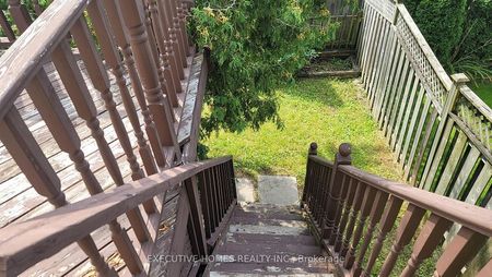 For Lease - 212 Hoover Park Drive, Whitchurch-Stouffville, Ontario - Photo 3