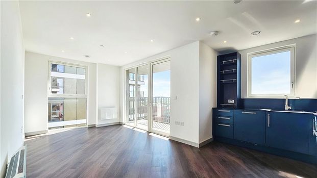 Eden Grove, Staines-upon-Thames, Surrey, TW18 4ZT - Photo 1
