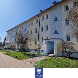 Perfekte Familienwohnung mit schönem Balkon in ländlicher grüner Umgebung! - Photo 2