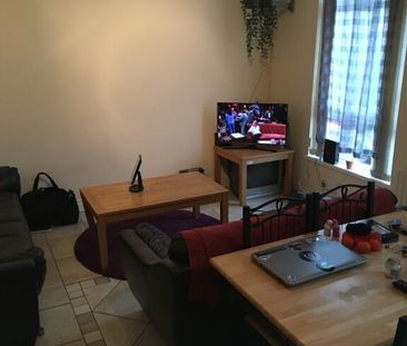 Flat 2-35 Ashley Avenue, Belfast, BT9 7BT - Photo 1