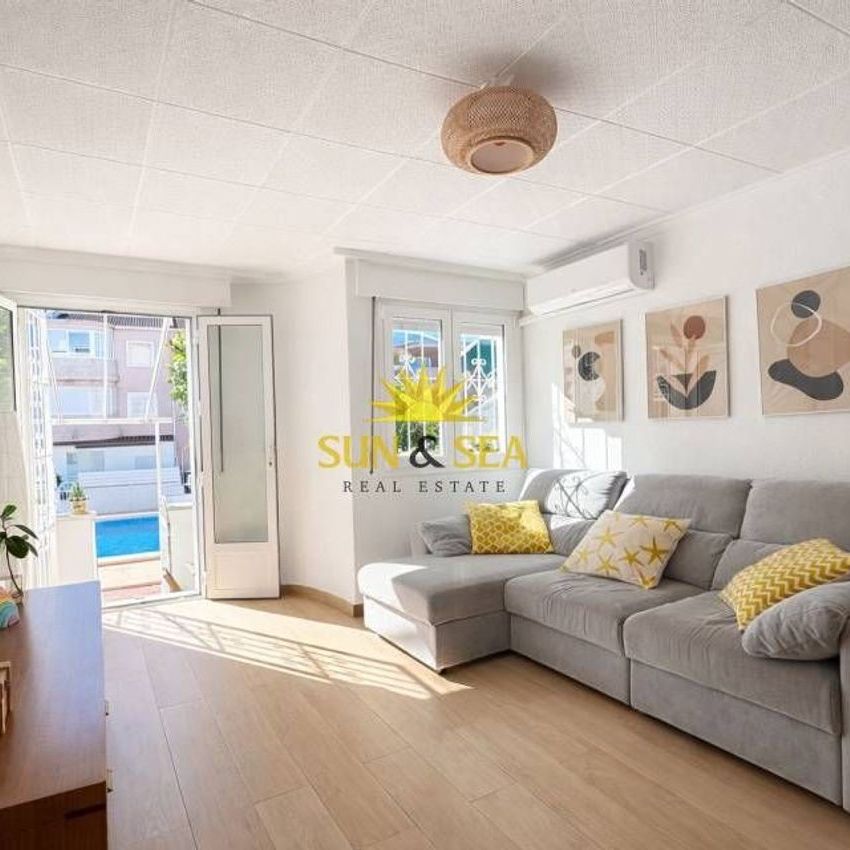 Alquiler de chalet pareado en Mil Palmeras - Photo 1